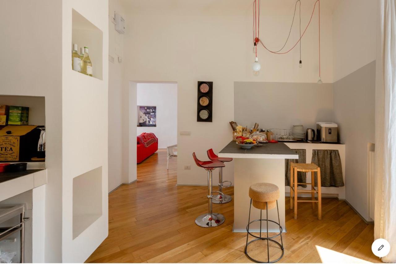Bijoux Luxury Apartment In Old Town Bari Bagian luar foto