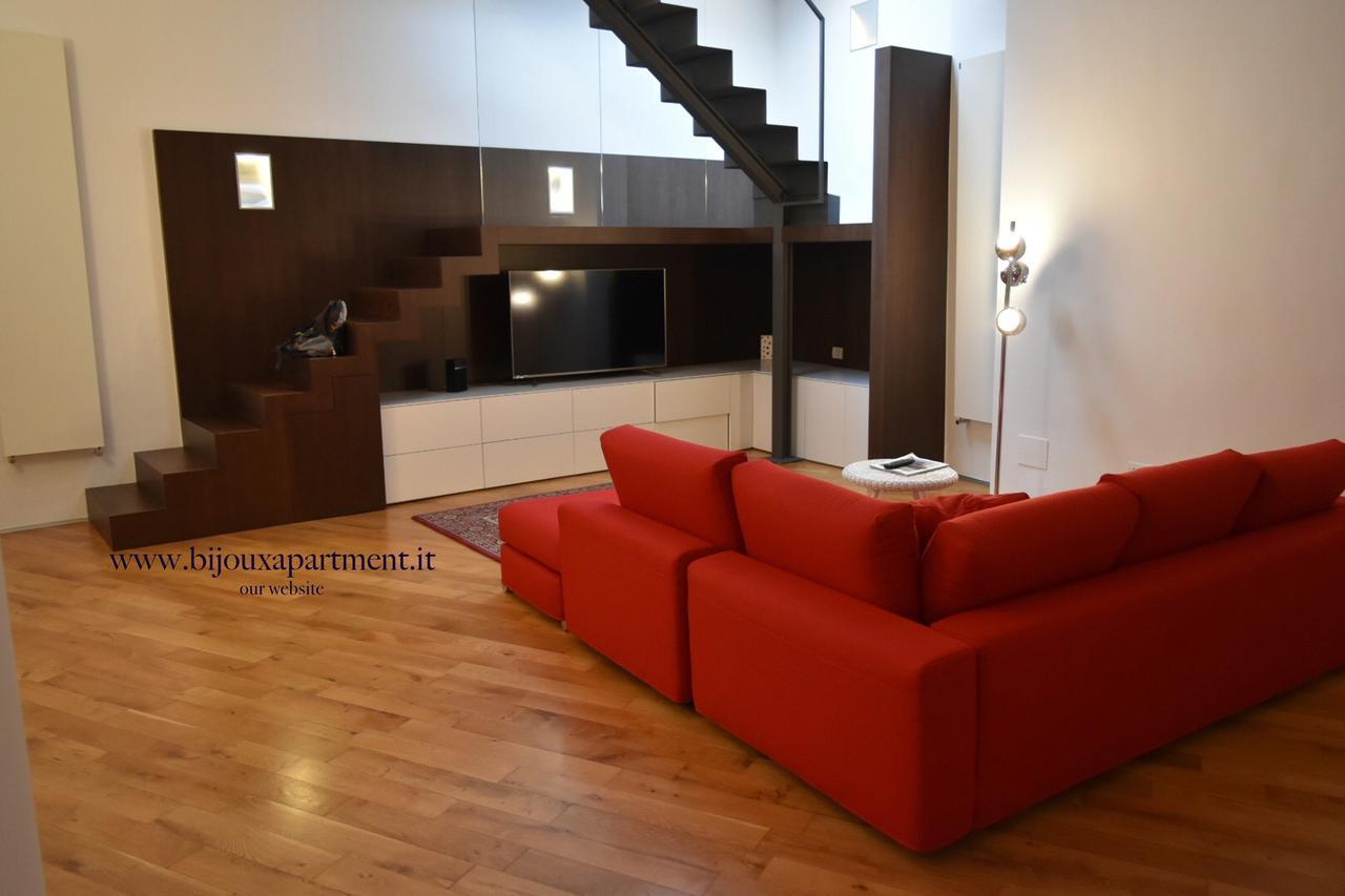 Bijoux Luxury Apartment In Old Town Bari Bagian luar foto