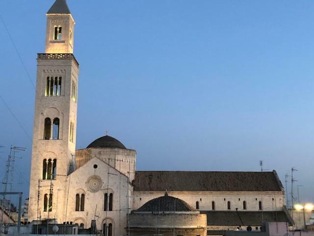 Bijoux Luxury Apartment In Old Town Bari Bagian luar foto